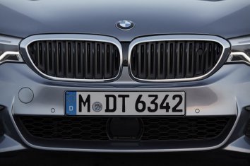 BMW 5 Series Sedan (G30) - Photo 7