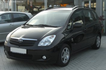 Toyota Corolla Verso I (E120)